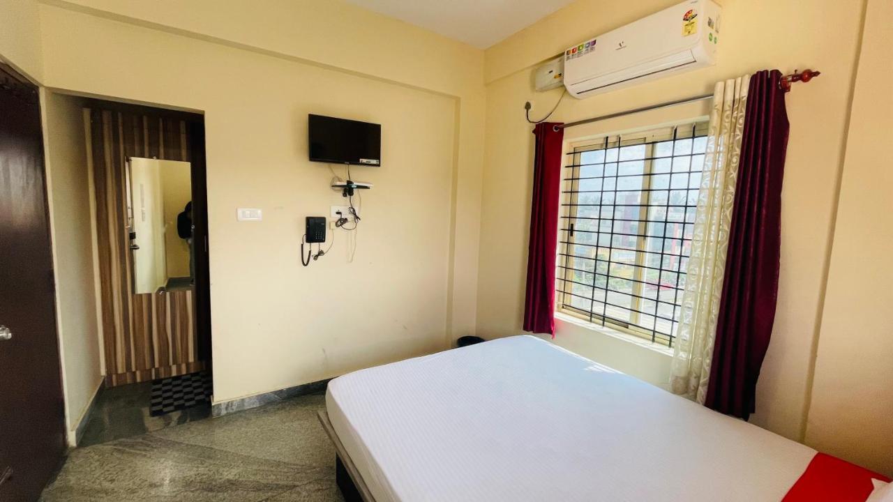 Crown Residency Hotel Mysore Bagian luar foto