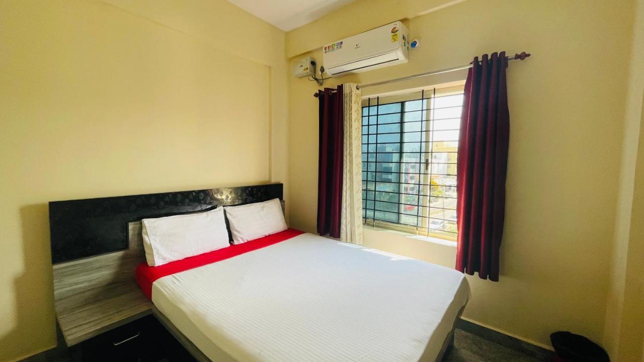 Crown Residency Hotel Mysore Bagian luar foto