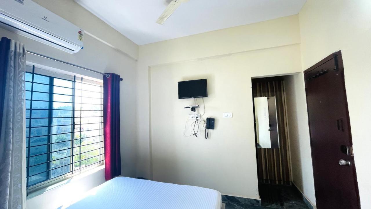 Crown Residency Hotel Mysore Bagian luar foto