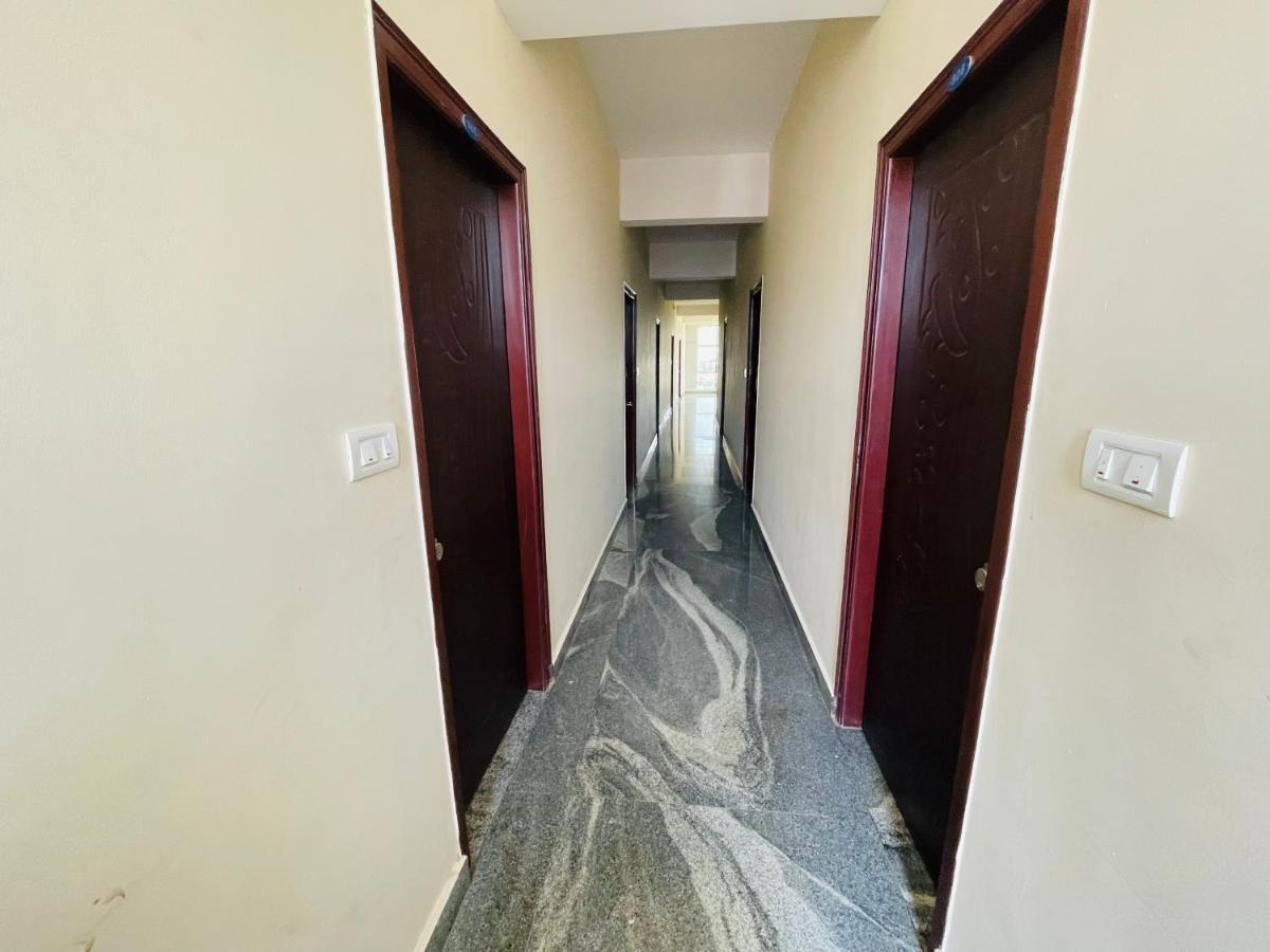 Crown Residency Hotel Mysore Bagian luar foto