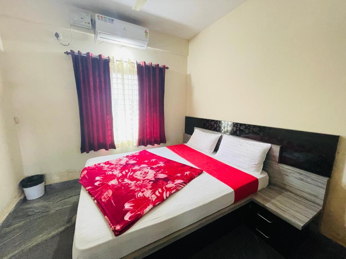 Crown Residency Hotel Mysore Bagian luar foto