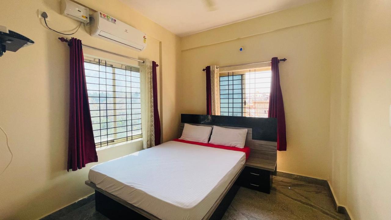 Crown Residency Hotel Mysore Bagian luar foto